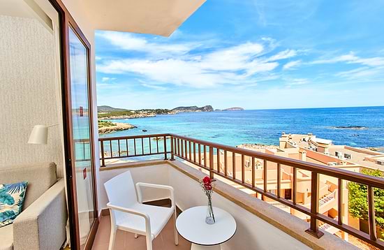 Leonardo Royal Hotel Ibiza Santa Eulalia - Deluxe Zimmer mit Meerblick