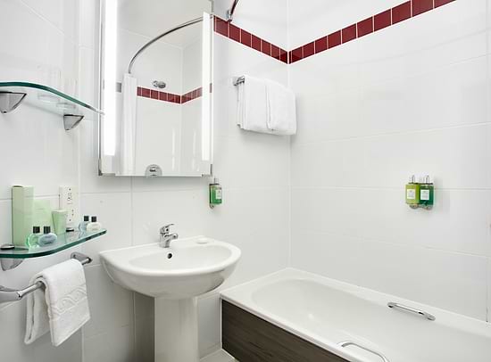 Leonardo Hotel Liverpool - Bathroom
