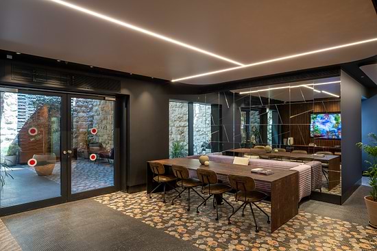master Bat Yam - Lobby