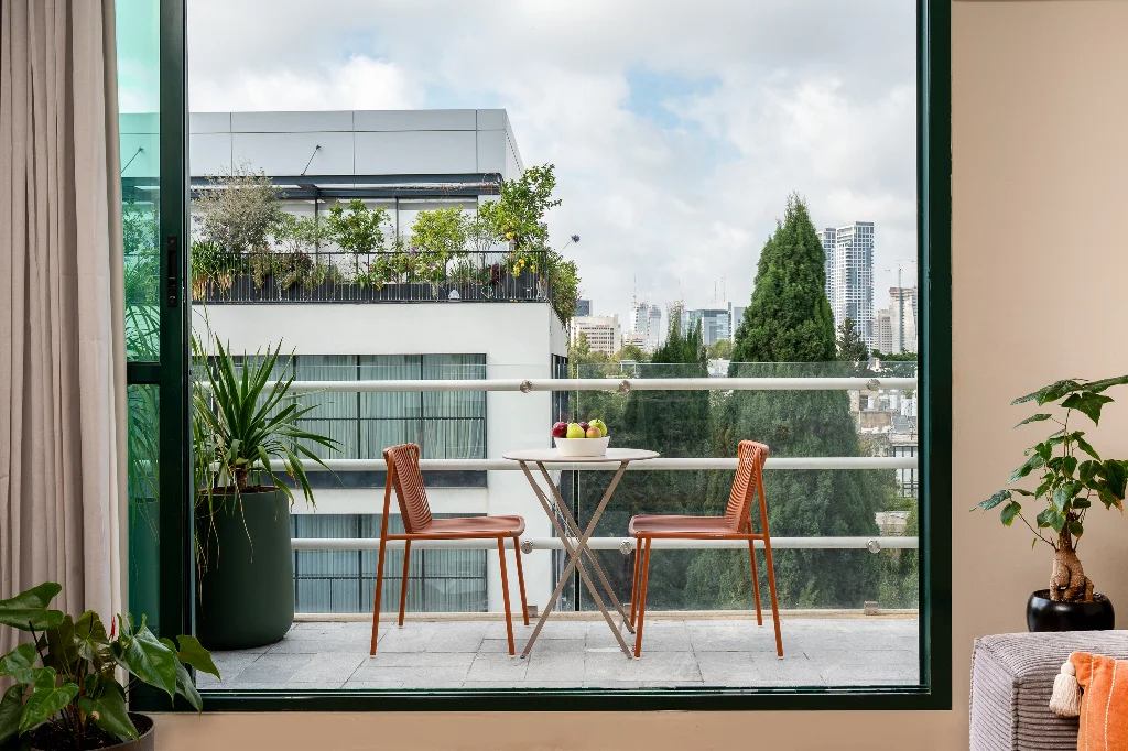 master Mazeh - Balcony