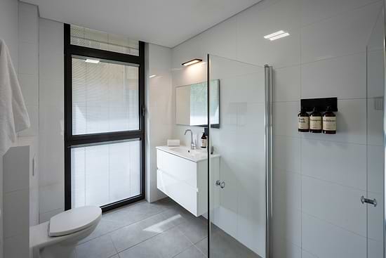 Two Bedroom Apartment with Balcony - Bathroom
