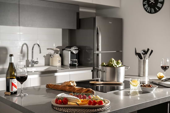 Two Bedroom Apartment with Balcony - Kitchenette