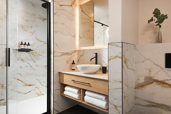 Studio Apartment - Bathroom