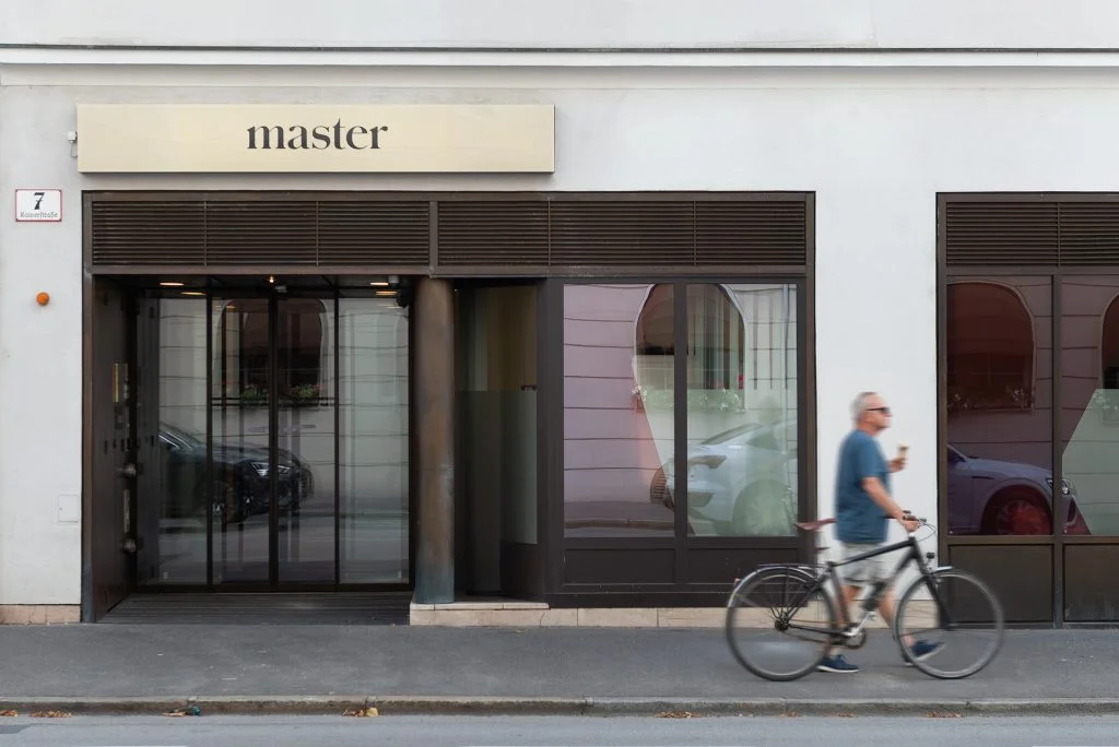 master Mirabell - Exterior