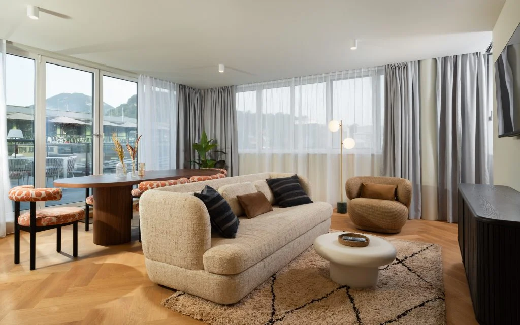 master Mirabell - Living room