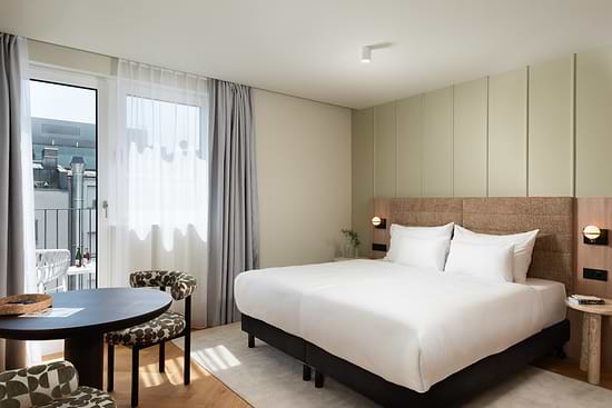 Deluxe Studio - Bed