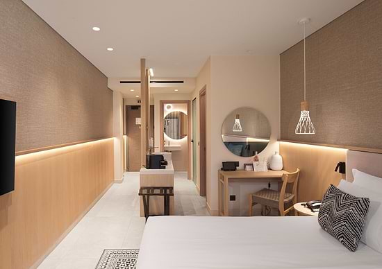 MERAVIA Leonardo Limited Edition - Deluxe Double Swim Up Room