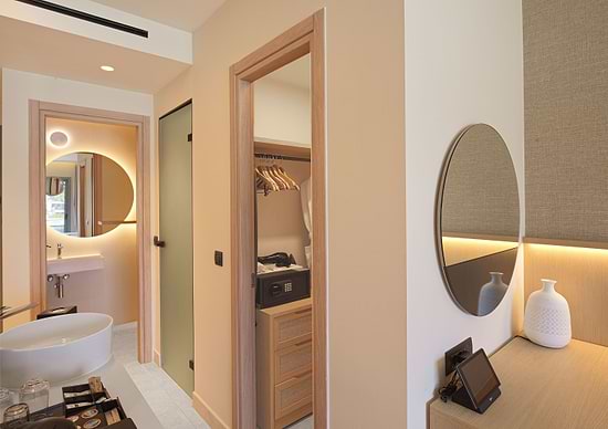 MERAVIA Leonardo Limited Edition - Deluxe Double Swim Up Room