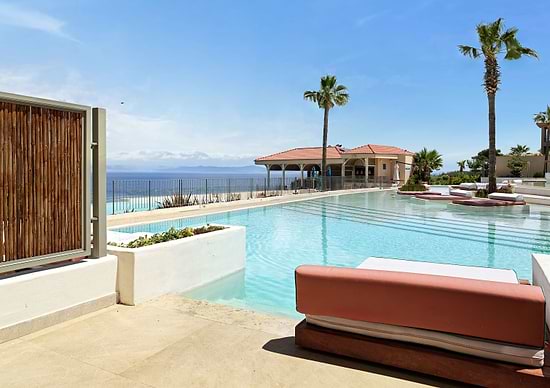 MERAVIA Leonardo Limited Edition - Deluxe Double Swim Up Room