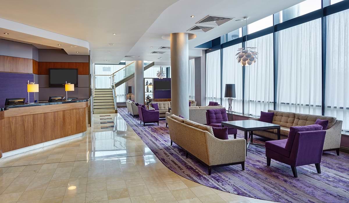 Leonardo Hotel Milton Keynes - Лобби