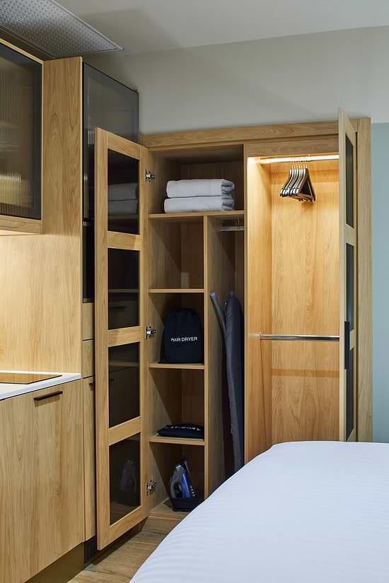Inner Lightwell Studio - Closet