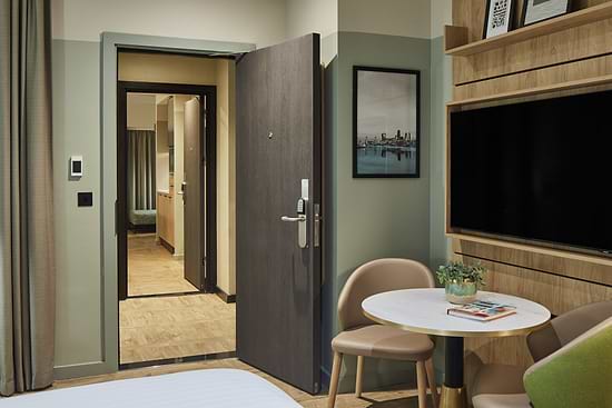 Family Apartment (5 PAX) - Connectiong door