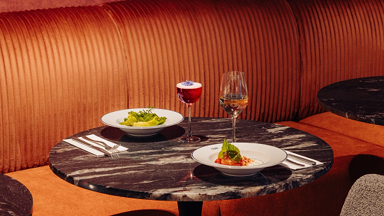 NYX Hotel Amsterdam Rembrandt Square — مطعم Clash Bar & Bites