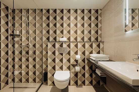 Leonardo Hotel Rotterdam Savoy - Bathroom