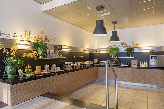 Leonardo Hotel Utrecht City Center - Breakfast