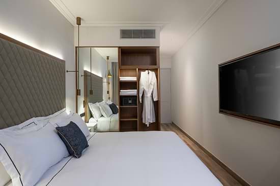 Nucha Hotel - Executive Room with Balcony