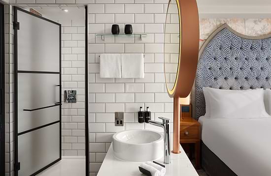 NYX Hotel Dublin Christchurch - Deluxe Star with King Bed