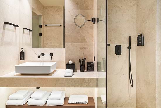NYX Esperia Palace Hotel Athens by Leonardo Hotels - Deluxe Space Triple Room