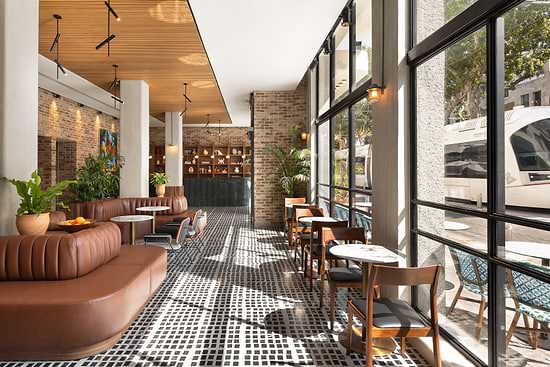 Bazaar Hotel - Hotel Lobby