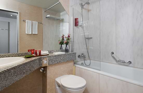 Leonardo Hotel Mönchengladbach - Ванная комната