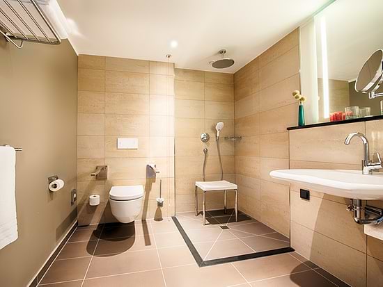 Leonardo Hotel Zurich Airport - Accessible Room