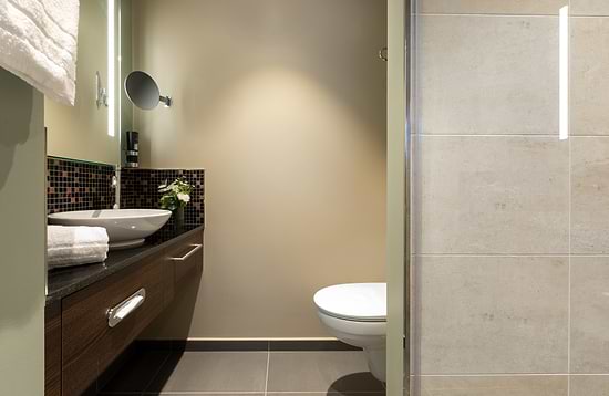 Leonardo Hotel Dortmund - Badezimmer