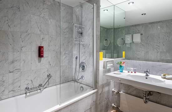 Leonardo Royal Hotel Köln Am Stadtwald - Bathroom