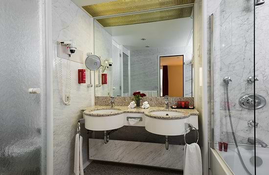 Leonardo Hotel Hannover Airport - Cuarto de baño