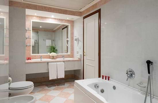 Leonardo Hotel Milan City Center - Badezimmer