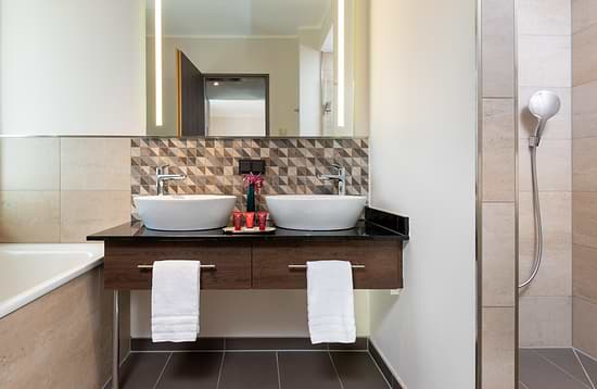 Leonardo Hotel Bad Kreuznach - Bathroom Junior Suite