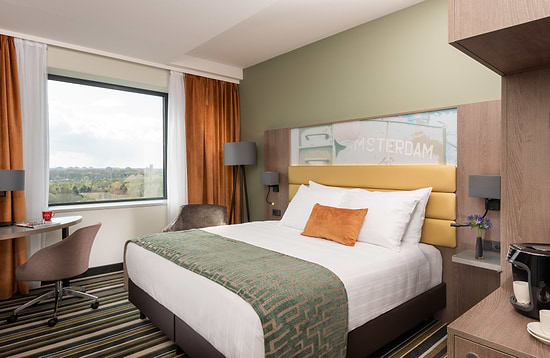 Leonardo Royal Hotel Amsterdam - Deluxe Room 1 Queen Bed Upper Floors
