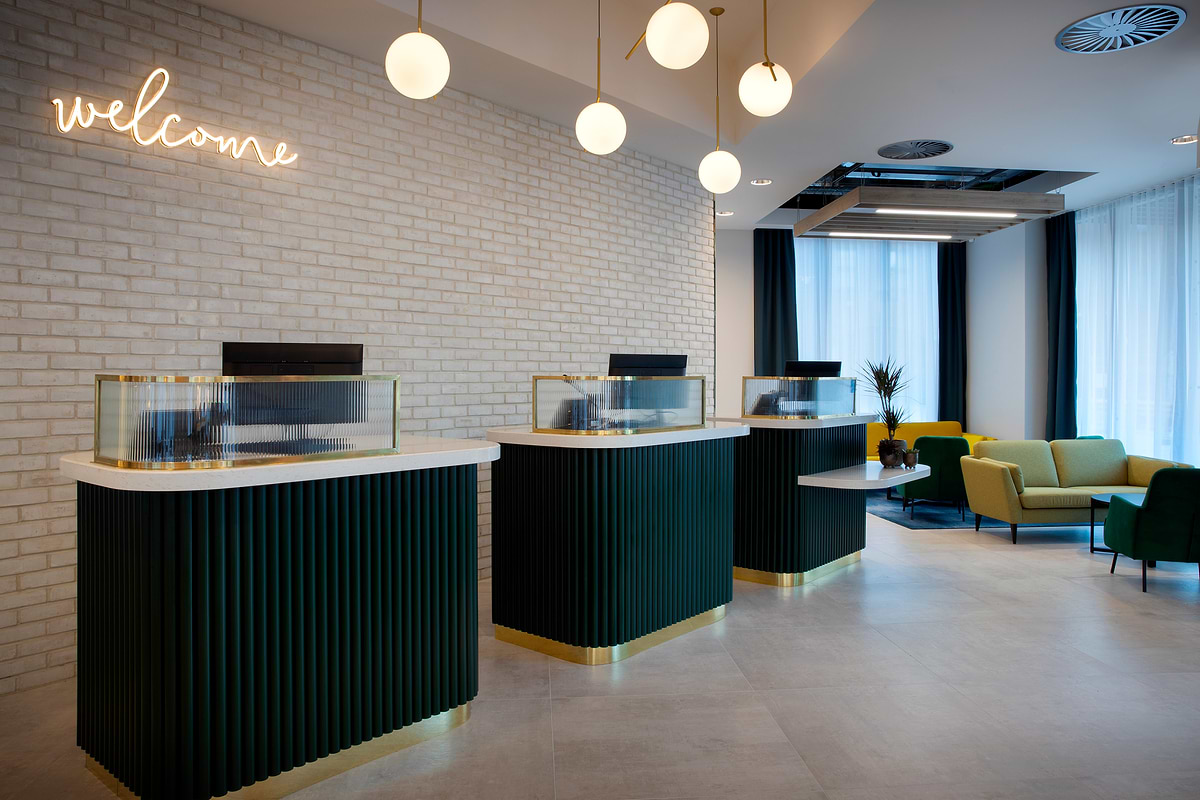 Recepción del Leonardo Hotel Bristol Glassfields