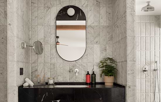 HOTEL RECEPTION-Room Shower