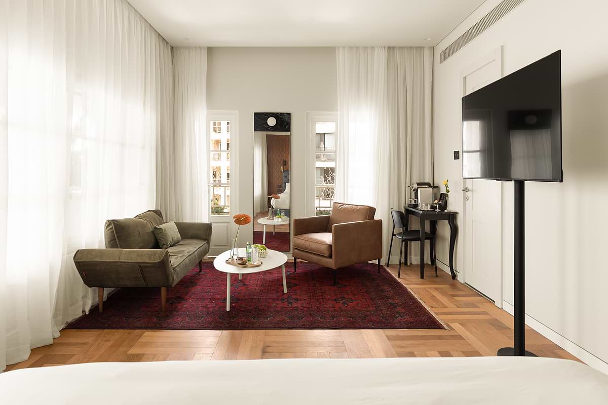 HOTEL RECEPTION- Hotel Room