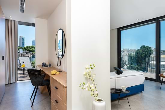 master Shenkin - Bedroom