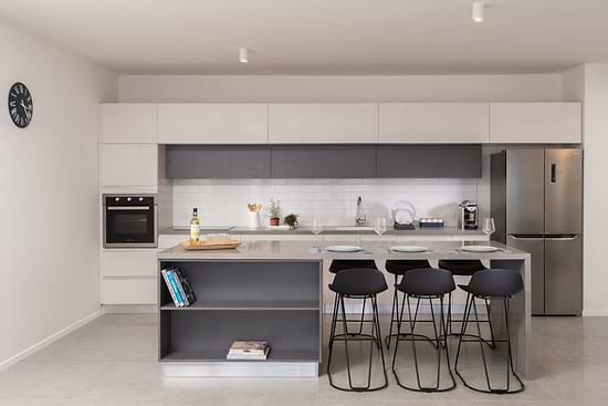Three Bedroom Apartment with Big Terrace - Kitchen