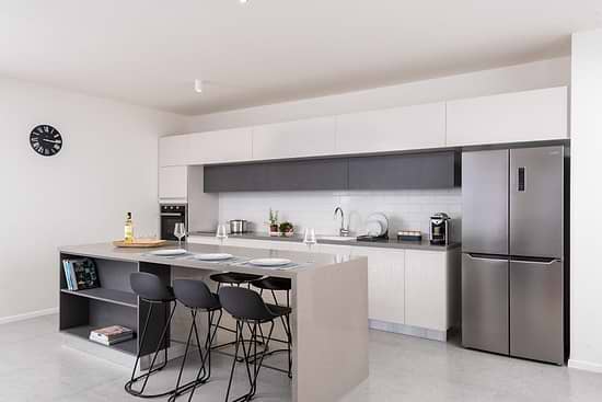 Three Bedroom Apartment with Big Terrace - Kitchen