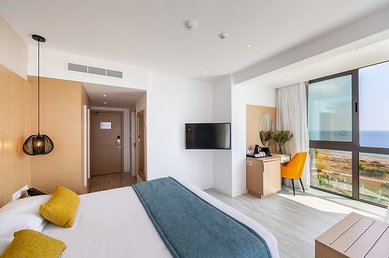 Leonardo Crystal Cove Hotel & Spa by the Sea - Adults Only - Полулюкс с наружной горячей ванной
