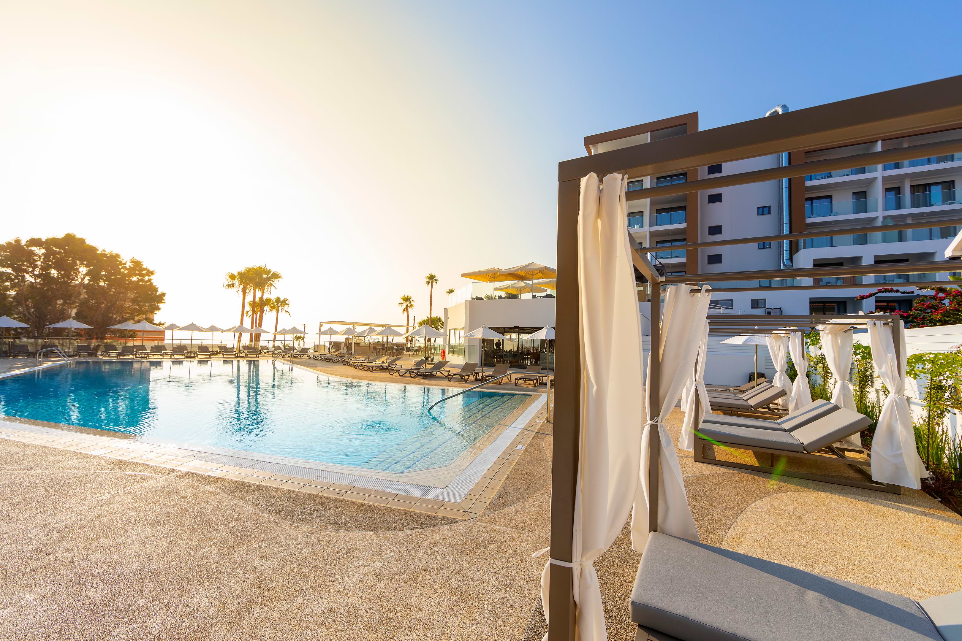 Leonardo Crystal Cove Hotel & Spa by the Sea - Adults Only - vue extérieure