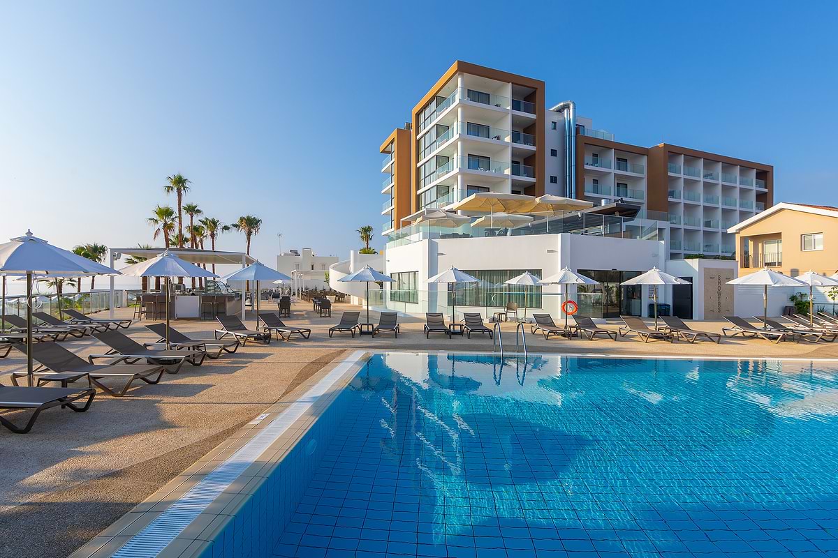 Leonardo Crystal Cove Hotel & Spa by the Sea - Adults Only - vue extérieure