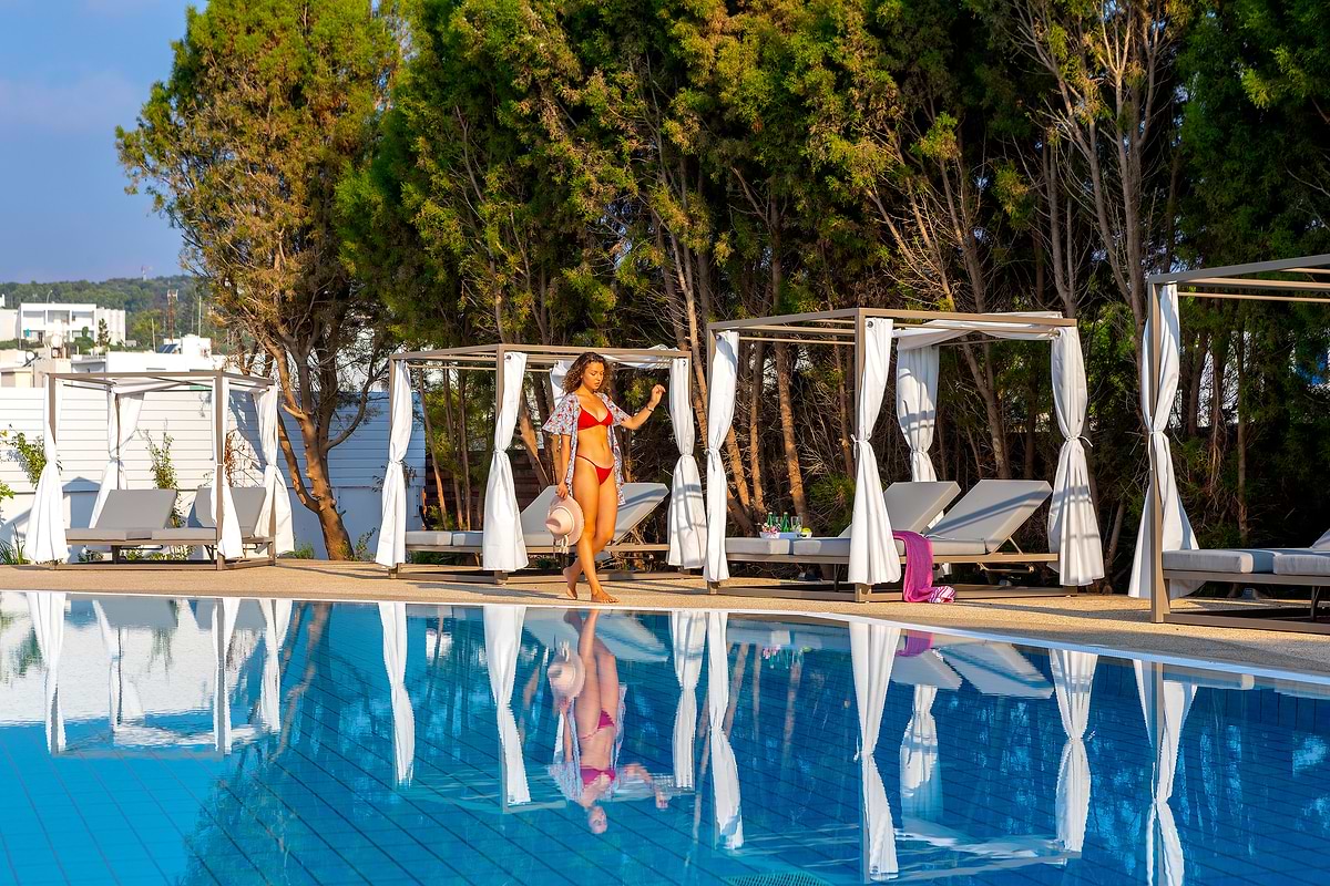 Leonardo Crystal Cove Hotel & Spa by the Sea - Adults Only - piscine extérieure