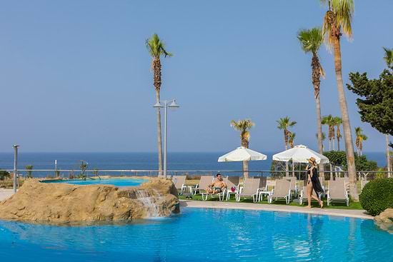 Leonardo Laura Beach & Splash Resort - наружный бассейн