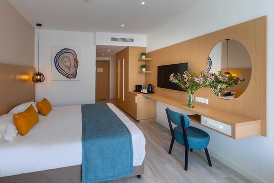 Leonardo Crystal Cove Hotel & Spa by the Sea - Adults Only - номер стандартный
