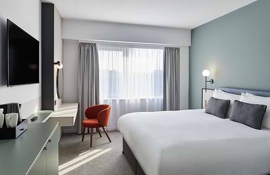 Leonardo Hotel Dublin Parnell Street - Standard Room with Super King Bed