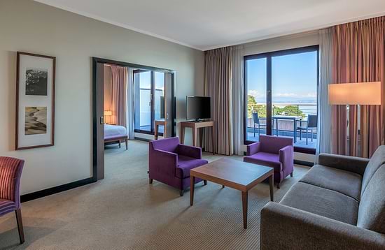 فندق «إيفيان-لي-بان» في Leonardo Hotels - جناح تنفيذي