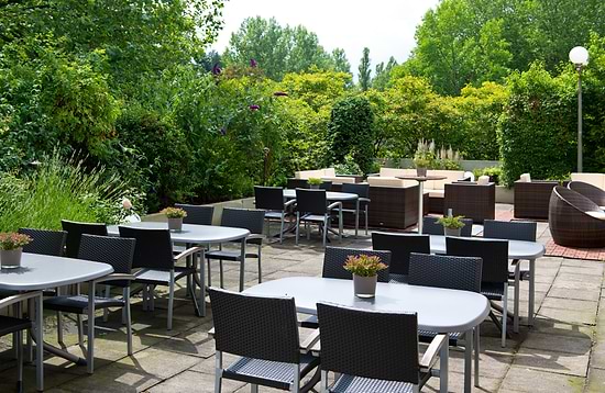 Leonardo Hotel Hamburg City Nord - Terrace