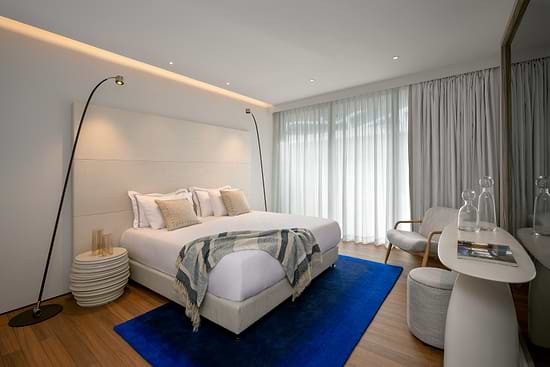 THE YACHT - Deluxe Balcony