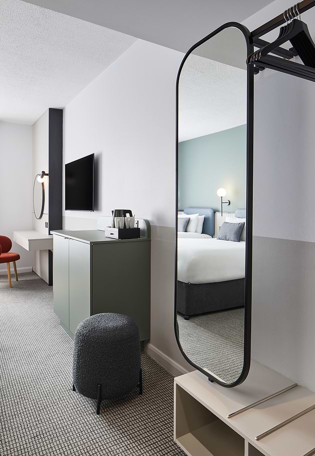 Leonardo Hotel Dublin Parnell Street - Wardrobe